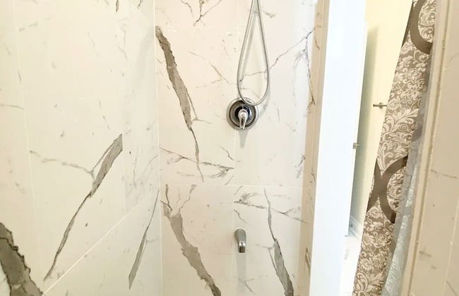 Brand New Basement Apt next to Beach & Go Train - Foto 17