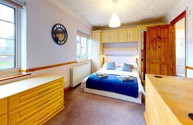 Captivating 4-bed House in Milton Keynes - Foto 6