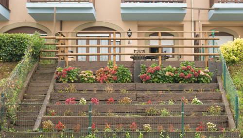 Casa de Las Flores - Apartamento con jardín privado frente a la Playa de Comillas - Foto 2, Garden view