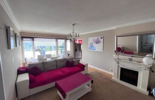 Zentrale, helle Wohnung mit Balkon! Ideal für Messe, Business und Städtereise - Foto 1