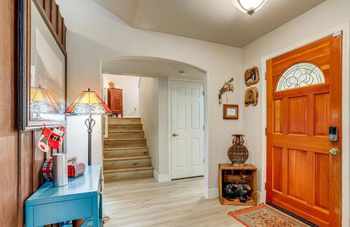 Hot Tub and Huge Patio Home 5 Mi to Old Town Auburn - Foto 17