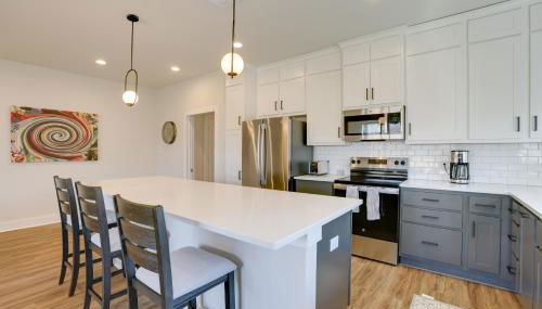 Walk to Restaurants Modern Escape Near Kyle Field - Photo 5