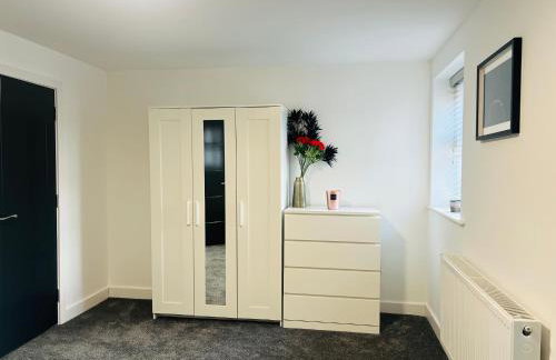 Luxurious New Home Near Airport - Foto 16