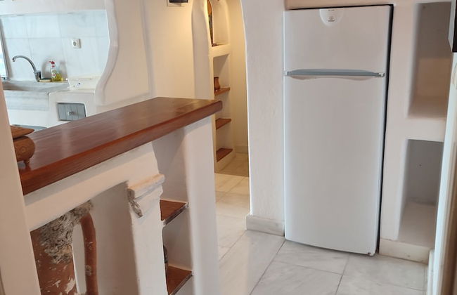 Ornos Beachside 2 Bd Stylish House - Photo 11