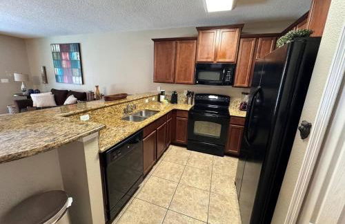 Incrível casa 5BD/5BA com piscina perto da Disney - Foto 14