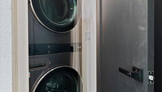 Luxury 2BR 2BA East Austin retreat w yard, deck and garage parking by Austin Vacay - Foto 5, Other