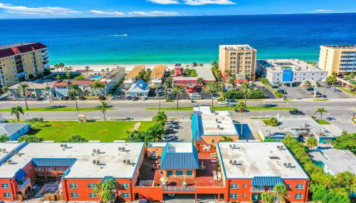 Surrounded by Ocean - Foto 1