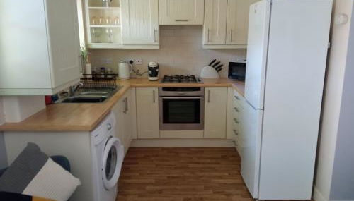 Cozy Courtyard Apt, Explore & Relax, Free Parking - Foto 3