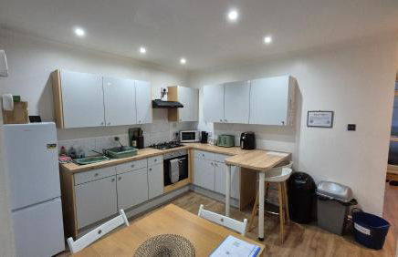 Mayfield , 2 bed slp 6 Roomy dog friendly Gosport town house - Photo 5