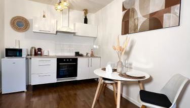 "MoonLighT" Gare à 10min de PARIS, WIFI, TERRASSE , PARKING - Foto 3, stove, pet friendly, minibar