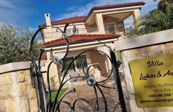 Villa Lukas&Ana s bazenom,dječjim igralištem - Photo 5