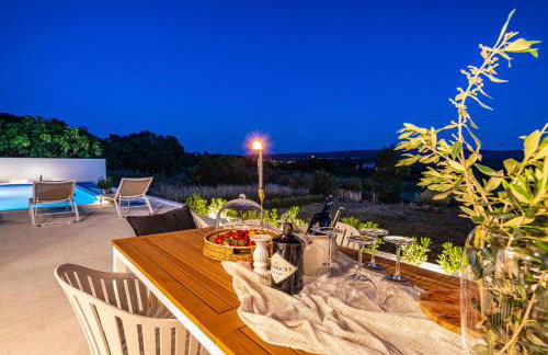 Villa Matea - heated pool, peace, view - Photo 19