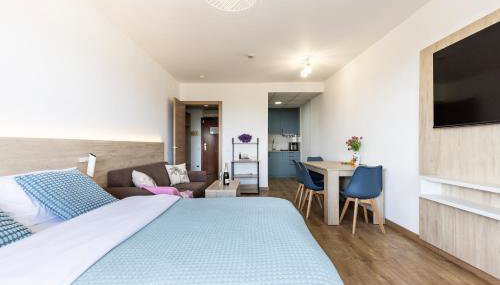 Palms & Pines Apartment, with a pool and marvellous sea view, 10 minutes to the beach - Foto 4