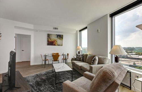 Global Luxury Suites at Town Center - Photo 74