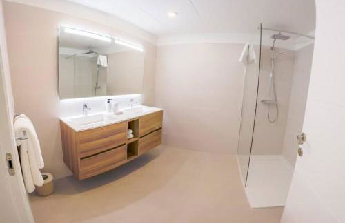 Bajo con Jardín en la Milla de Oro - Foto 40