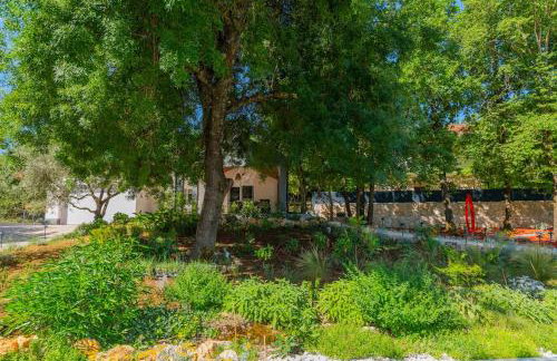 Villa Botanica - Lush Garden and Pool Oasis - Foto 53