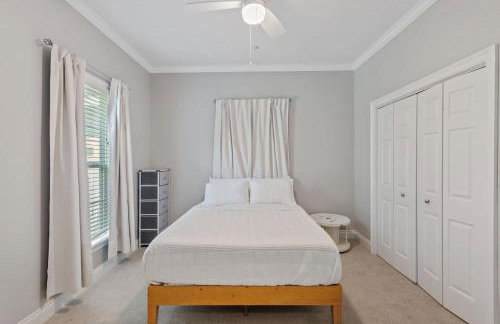 Downtown 3 Bedroom Home - Foto 8