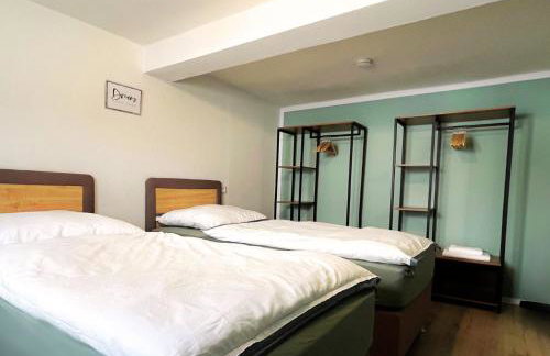 janu-homes - 1 Zimmer Apartment - 2 Betten, Kirchblick vom Kirchplatz - Foto 1