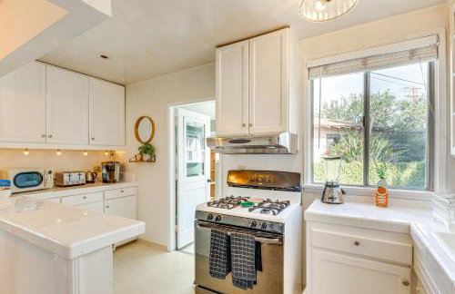 2 Mi to Griffith Park Chic Home with Private Patio - Foto 10