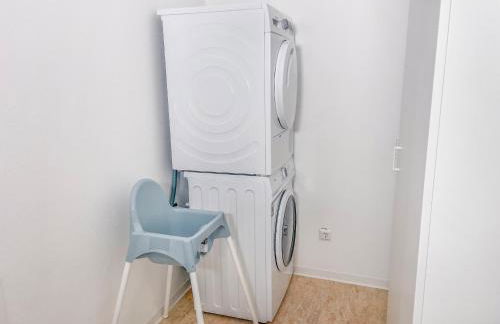 Alb-Suite Family Friendly Premium 2BR Apartment - Photo 20