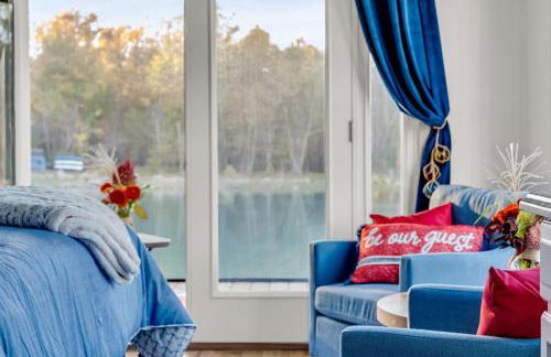 Tiny House Boat on a Tiny Lake Retreat - Foto 12