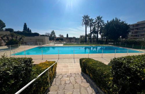 JUAN LES PINS - 4 people - swimming pool - tennis - Foto 1