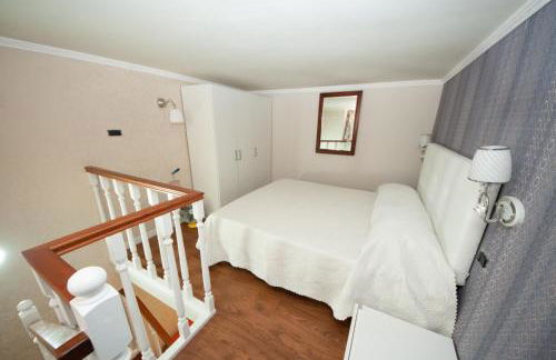 Daniela House 3 - Photo 6