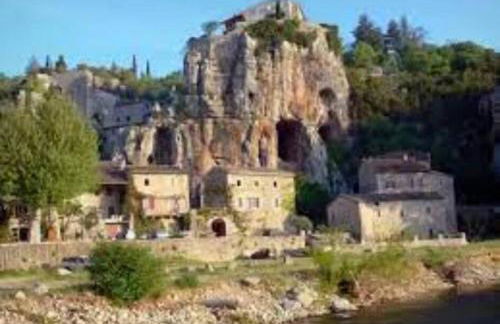 LA O'LISO Gorges de l'Ardèche gîte 4 places avec piscine à 5mn du Pont d Arc - Foto 59