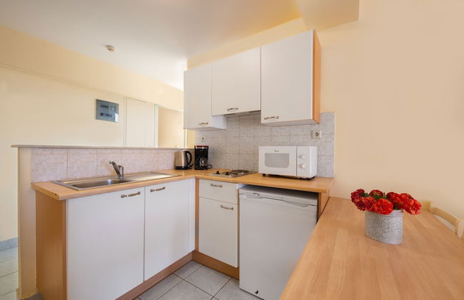 Pavlos Hotel - Photo 18