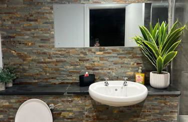 Apothecary Hall - Snowdonia - Photo 18