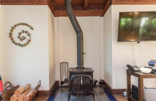 Tree Fort! Redwoods! Hot Tub!! Fire Table!! Google Smart Home!! Fast WiFi!! Dog Friendly! - Foto 8