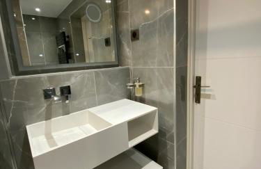 Le Rooftop Tropézien - Photo 25