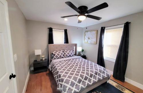 Sweet home, King bed, backyard and parking - Foto 27