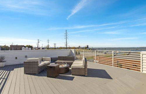 Family Fun Near Cedar Point - Rooftop Lake Views - Photo 43