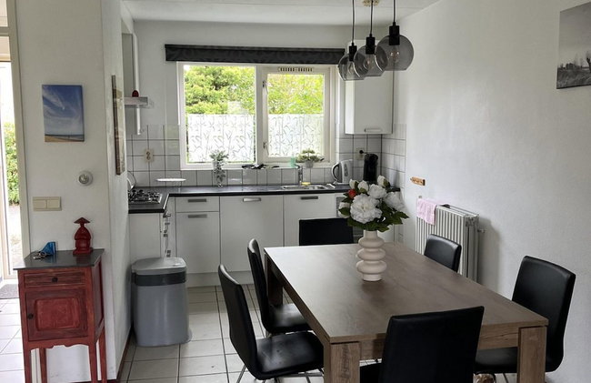 Cosy Bungalow Near the Beach - Photo 51