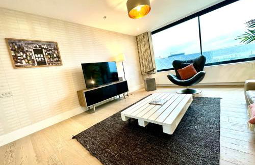 1 Min Walk to the Best Beach! Stunning New 2 Bedroom Apartment - Great Location - FREE Parking - Fast WiFi - Smart TV - sleeps up to 4! Close to Purbeck, Corfe Castle, Sandbanks, Poole & Bournemouth - Foto 20