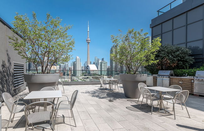 Beautiful Condos In the Heart of Downtown - Foto 24