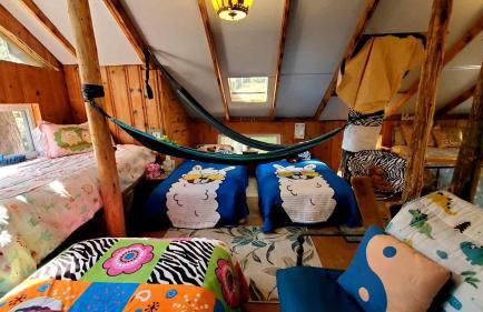 Magical Tree House Rental Nestled in the Woods on Farm Retreat near St. Louis, Missouri - Foto 36