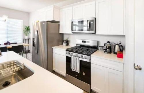 NEW 4-bed 4-bath Stylish House with Mountain View and 2 garages - Foto 6