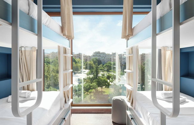 Zeus is Loose Hostel - Photo 24