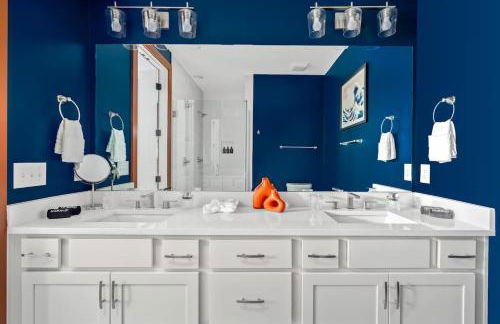 Chic Oasis 2 miles from DT - Pool table - B-Dashy - Foto 33