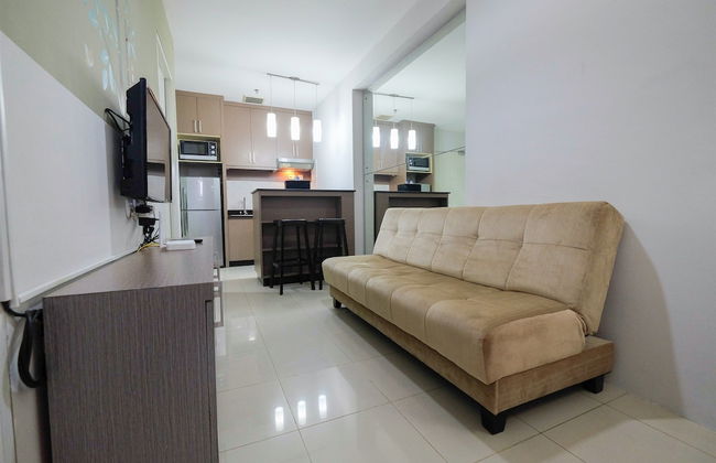 2BR with Sofa Bed Cervino Tebet Apartment - Foto 24