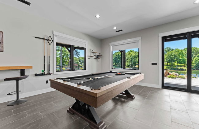 Blue Heron & Gray Fox by Avantstay 2 Lakefront Homes, Sleeps 44 Pool, Dock, Theater - Foto 38