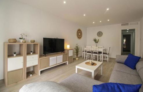 3 Bedroom Nice Apartment In Benajarafe - Photo 9