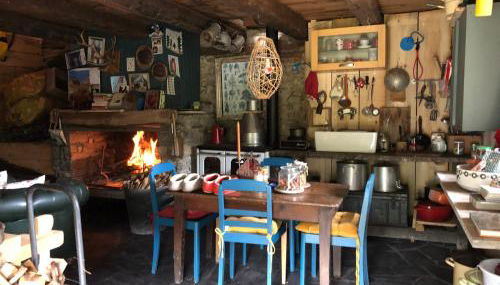 Une nuit en CABANE dans la Forêt - Foto 5