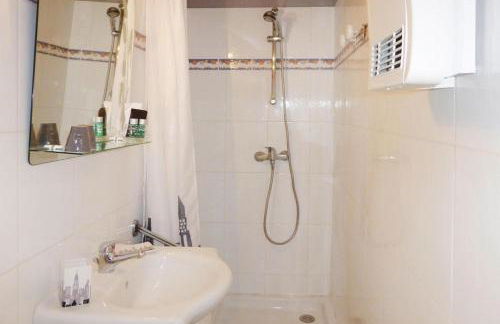 Holiday cottage with private terrace, Bellegarde - Foto 5