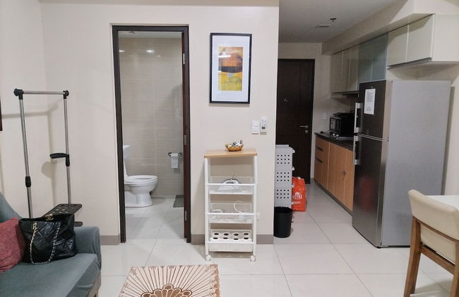 One Uptown Residence - Photo 5