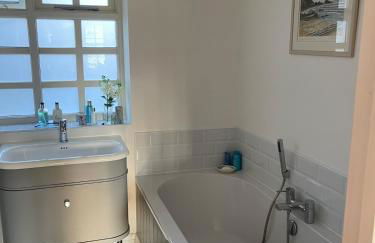 Motts Lodge - Photo 10