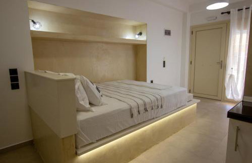 KyMa Studios and Suites - Photo 50