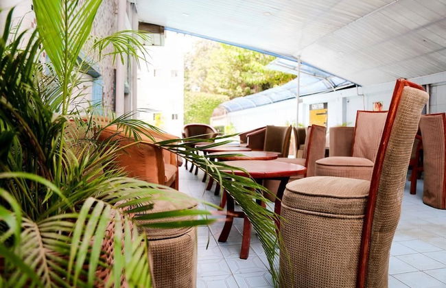 Barcelona Apartment - Photo 12